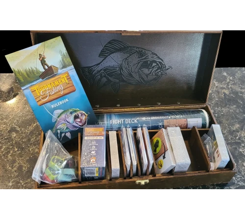 Спортивная Рыбалка Набор Всё включено в Деревянной Коробке (Tournament Fishing Angler All-in Pledge - Wooden Box)